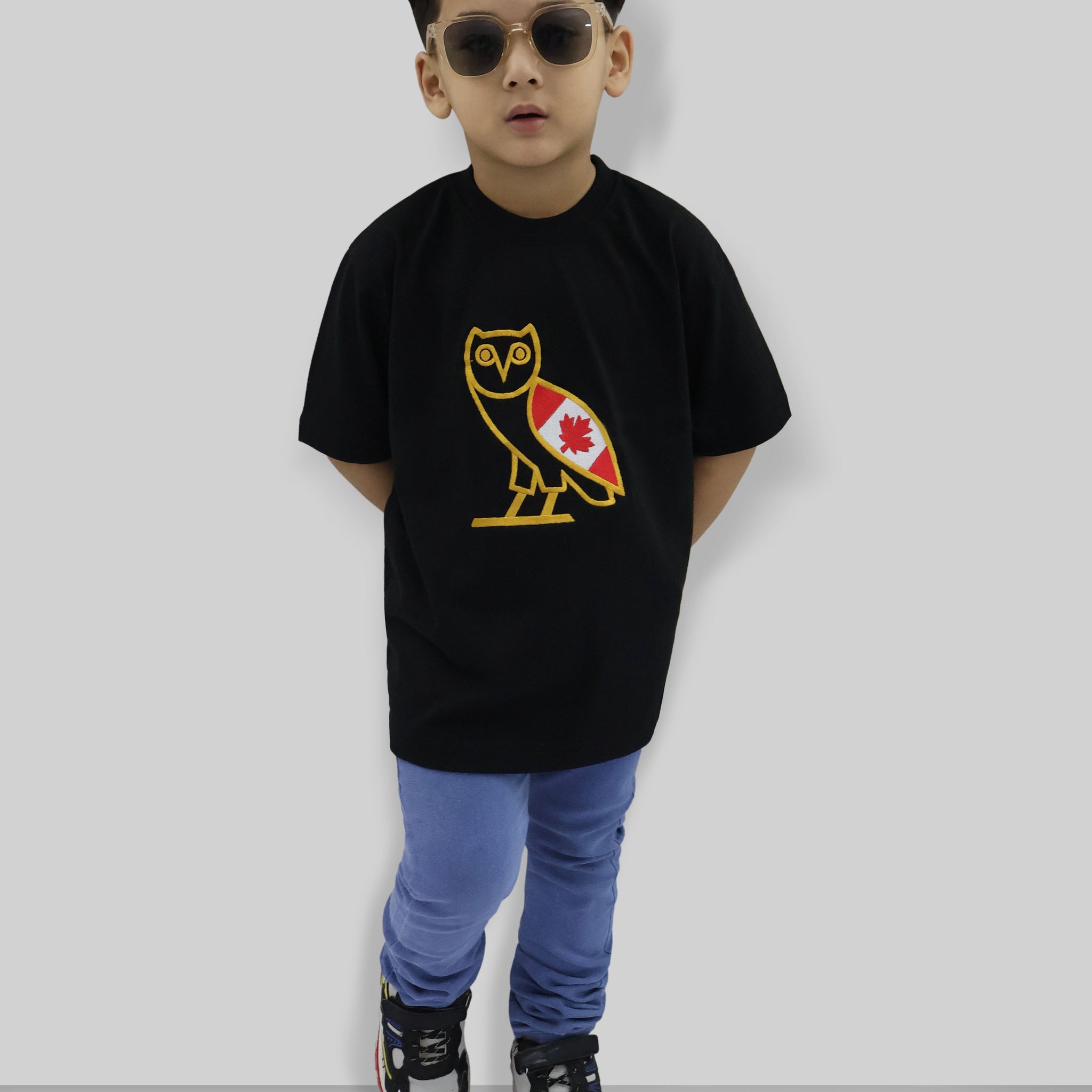 KIDS CANADA FLAG WITH GOLD EMBROIDERED T SHIRT
